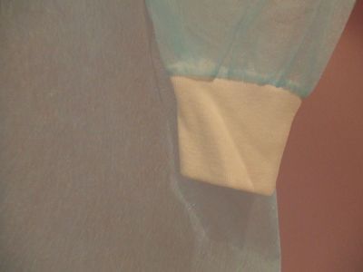 Το μίας χρήσης λειτουργούν δωμάτιο τρίβει τις στολές, μη υφαμένες φόρμες προστατευτικής ενδυμασίας