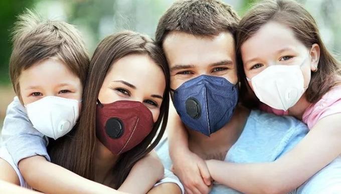 Ενήλικες στοματικές μάσκες που διπλώνουν την άνετη αντι μάσκα ελαφριάς ομίχλης μασκών FFP2